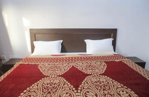 Taj Ganj Bed & Breakfast | Aradhana's Home Stay Deluxe Room