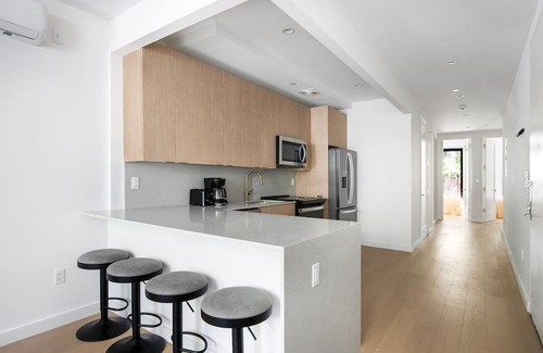 Greenpoint Apartment | Blueground | Greenpoint, terrace, nr McCarren Park