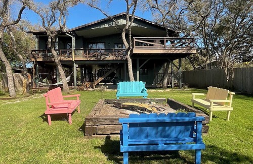 Canyon Lake Cabin | Entertainers Paradise! Breathtaking Sunsets and stunning lake views!