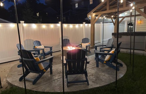 Fulton House | Family/Business-House, Lk Harriet, Pavilion Hot Tub, Games Room Arcade Game