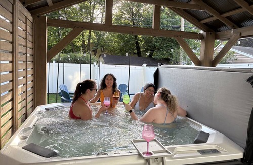 Fulton House | Family/Business-House, Lk Harriet, Pavilion Hot Tub, Games Room Arcade Game