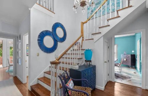 Burlington House | 3-bedroom, walking distance to Elon University