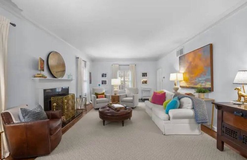 Burlington House | 3-bedroom, walking distance to Elon University