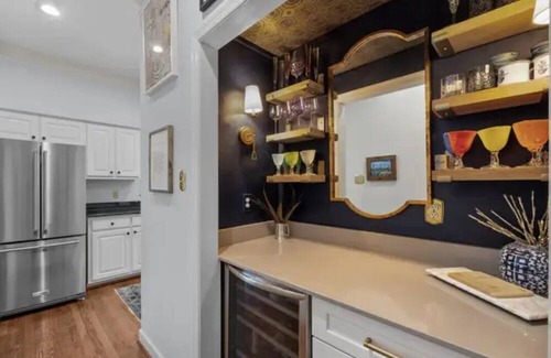 Burlington House | 3-bedroom, walking distance to Elon University