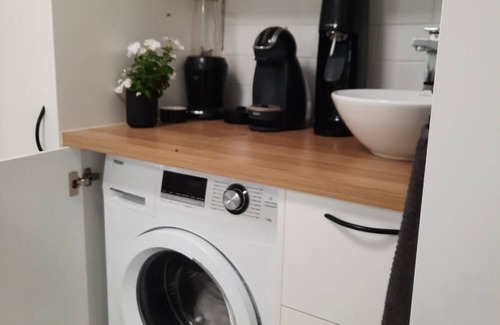 Maroochydore Apartment | QUIET STAY, at a reduced price if you look after my pug. YOU WILL LOVE IT HERE.