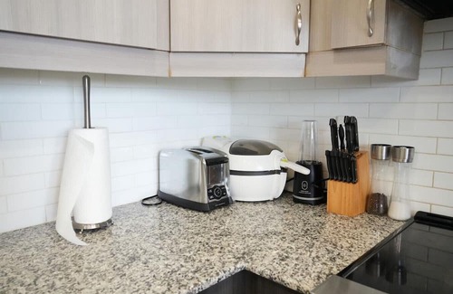 Brampton House | Spacious Home in Brampton – Perfect for Families
