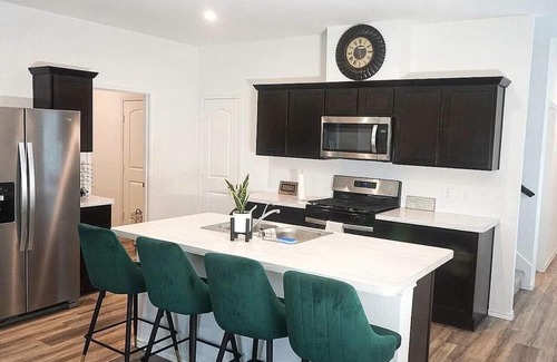 Houston House | Private Backyard Pool Table Bar Lounge