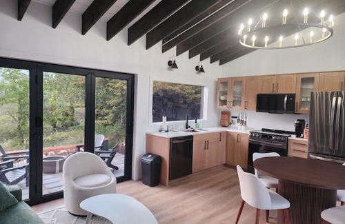 Marshland Cabin | Secluded Modern Cabin with Bluff Views, Hot Tub, Fire Pit.