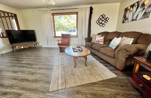 Spink County House | Hunting Lodge Outside of Redfield, SD