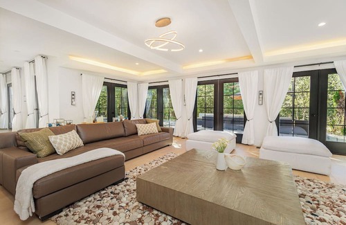 Dedham House | The Charles Château Private Estate