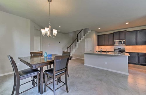 Rosenberg House | Modern 3BR Home w/Fenced Backyard - Across from Brazos Town Center