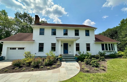 Unionville House | Nature`s Rest - Waterfront Serenity with Private Pool