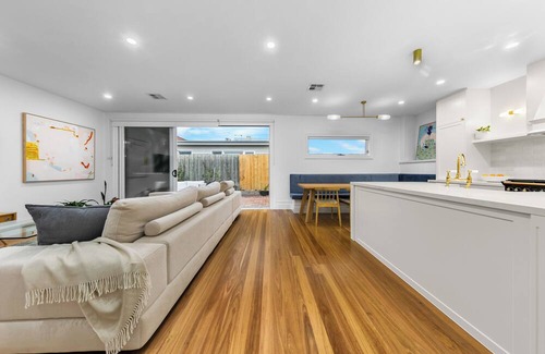 Williamstown House | Bay breezes, historic charm, and modern luxury -welcome to your perfect retreat.
