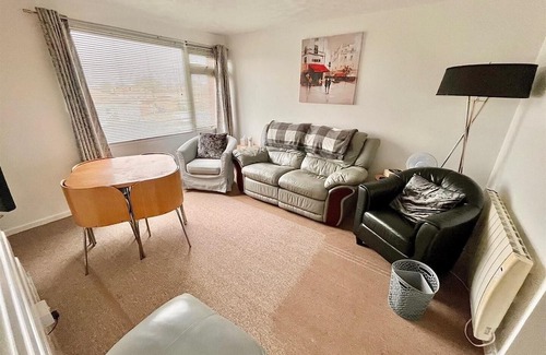 Scratby Ski Chalet | Homely chalet to hire in Scratby nearby the beach in Norfolk ref 76166B