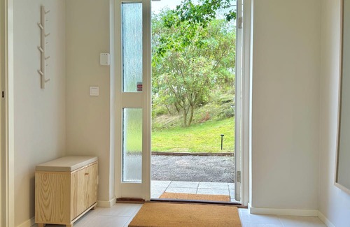 Saltsjo Boo Apartment | Seaside Modern Apartment with Archipelago Ocean View