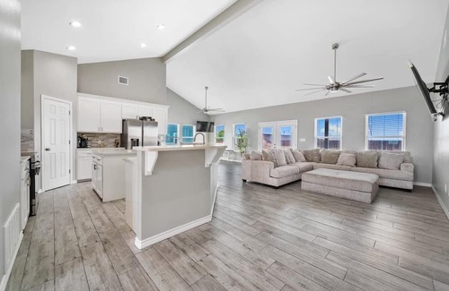 Riviera House | Soothing 3-bedroom house with AC in Riviera