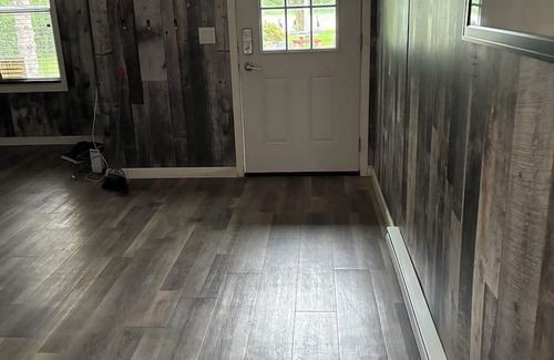 Selkirk Cabin | Cozy 2 room cabin viewing the water from your front deck.