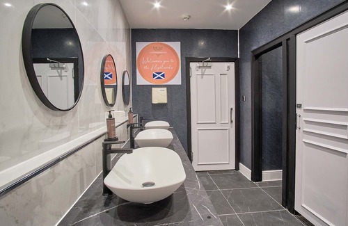 Oban Hotel | Stylish Oban Harbour Retreat | On-Site Dining, Free WiFi & Steps to Ferries