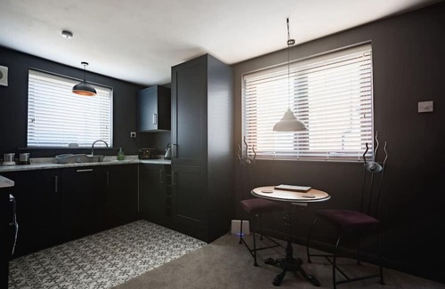 Hull Old Town Apartment | Hullidays》Old Town Luxury Cavern