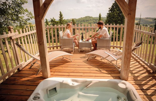 Clairac Cabin | Domaine de Pech et Lafon. Cabanes avec SPA privatif