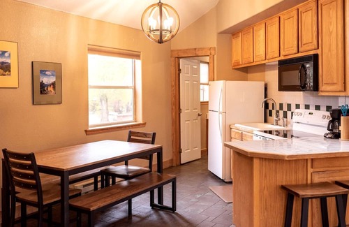 Salida Cabin | Weekend Getaway for Outdoor Recreation near San Isabel Forest in Colorado