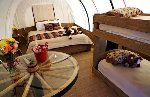 South Oklahoma City House | Unforgettable Glamping Getaways in this Covered Wagon in Moore, Oklahoma