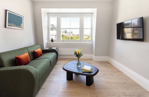 Bishop's Apartment | Marlin Westminster Apartments