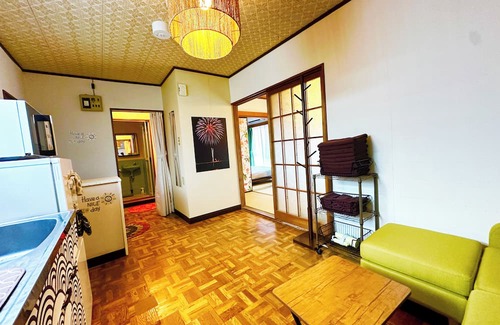 Kita Apartment | Nostalgic Japan! Direct to Shinjuku & Shibuya on JR Station.