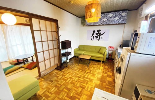 Kita Apartment | Nostalgic Japan! Direct to Shinjuku & Shibuya on JR Station.