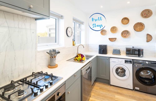 Pill House | Contractor Home Parking & Garden – Near Avonmouth