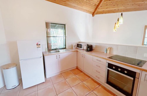 Cornubia House | Tropical escape in central location/Entire house