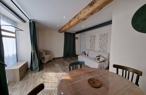 Montolieu Apartment | Apartment 'Cosy' with Private Terrace, Wi-Fi and Air Conditioning