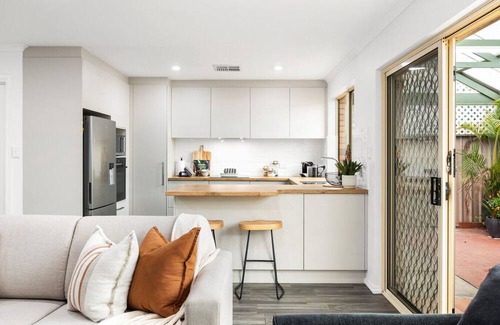 North Haven House | North Haven Days—Modern Comfort near the Beach
