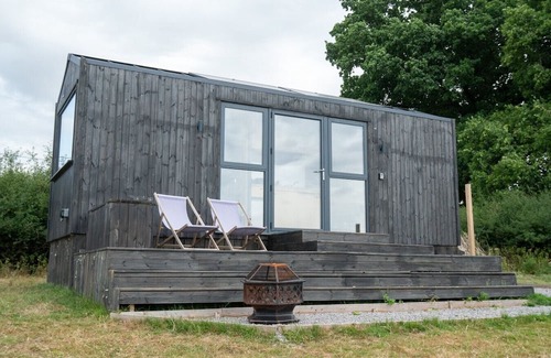 Shaftesbury House | Cosy Cabin at The Coppleridge 2