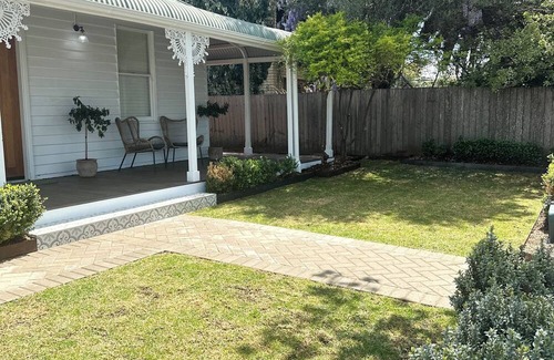 Inverell Cottage | Liberty on Brae, the perfect little cottage stay.