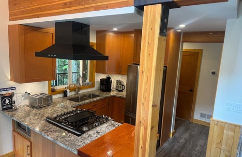 Hemlock Valley Ski Chalet | The Starry Chalet