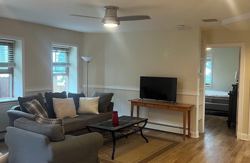 Nyack Apartment | Fabulous 3-bedroom apartment with AC in Nyack , 1 block walk to Main St.