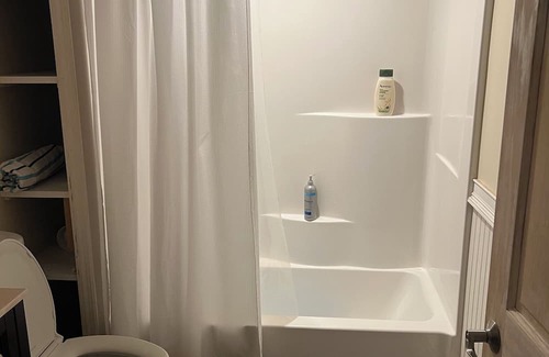 Nyack Apartment | Fabulous 3-bedroom apartment with AC in Nyack , 1 block walk to Main St.