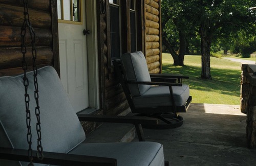 Squires Cabin | Rustic Elegance in the Ozarks — Stay at the Historic Hilton Inn