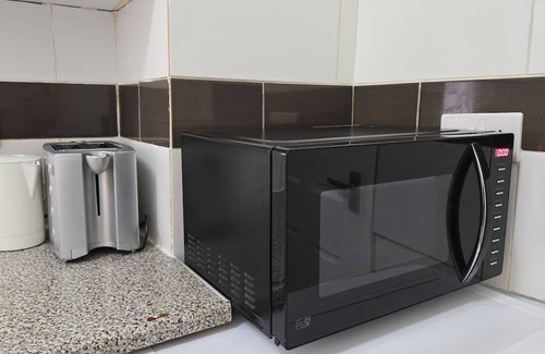 Bury House | Entire House | Free Parking | Central Location | Insurance & Contractors Welcome