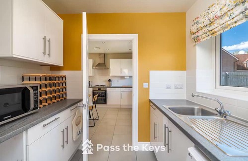 Marcham House | Pass the Keys | Spacious, Modern Family Home - 20 mins to Oxford