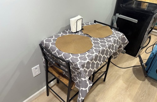 Farmington Hills Apartment | Cozy studio basement in charming Farmington Hills