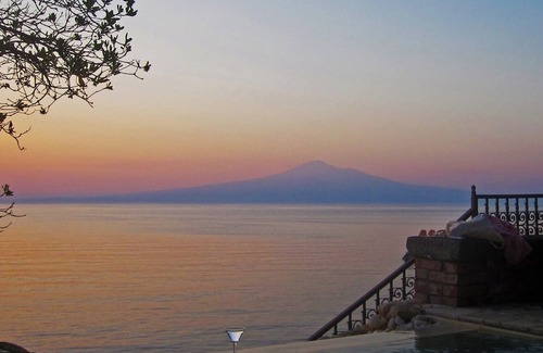 Brucoli Villa | Estiva - Three Bedroom Villa, Sleeps 6