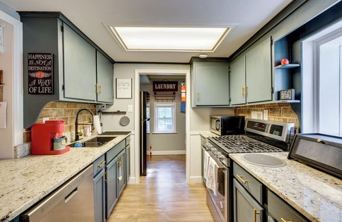 Bethlehem House | Little Woodland Home: Hidden Gem By Dtwn Bethlehem