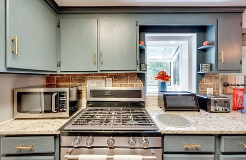 Bethlehem House | Little Woodland Home: Hidden Gem By Dtwn Bethlehem