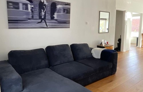 Middenmeer Apartment | Modern 2-Bedroom Apartment in the Heart of Watergraafsmeer, Amsterdam.