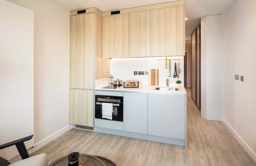 Fairfield Apartment | Comfy Digital Nomad Studio | Gym Access | StayCozy