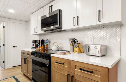 North Central Thousand Oaks House | Spacious Family Getaway w/Heated Pool, Fire Pit, Hot Tub, Movie Theater