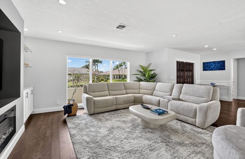Boca Del Mar House | Luxe Boca Retreat with Pool