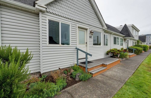 Seaside Cottage | The Tides by the Sea - Entire rental unit in Seaside, Oregon, United States